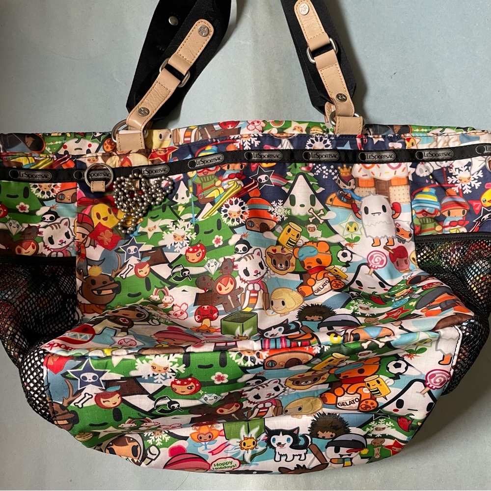 EUC Lesportsac Tokidoki x Lesportsac Vacanze Winter Snow Shoulder/Tote Bag